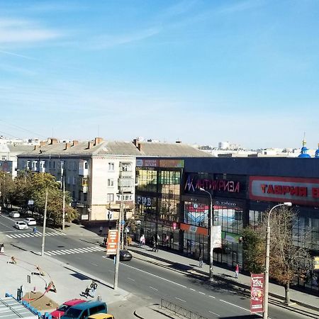 2Х Комнатная С Ремонтом В Центре.Renovated, Center Apartment Khmelʼnytsʼkyy Bagian luar foto