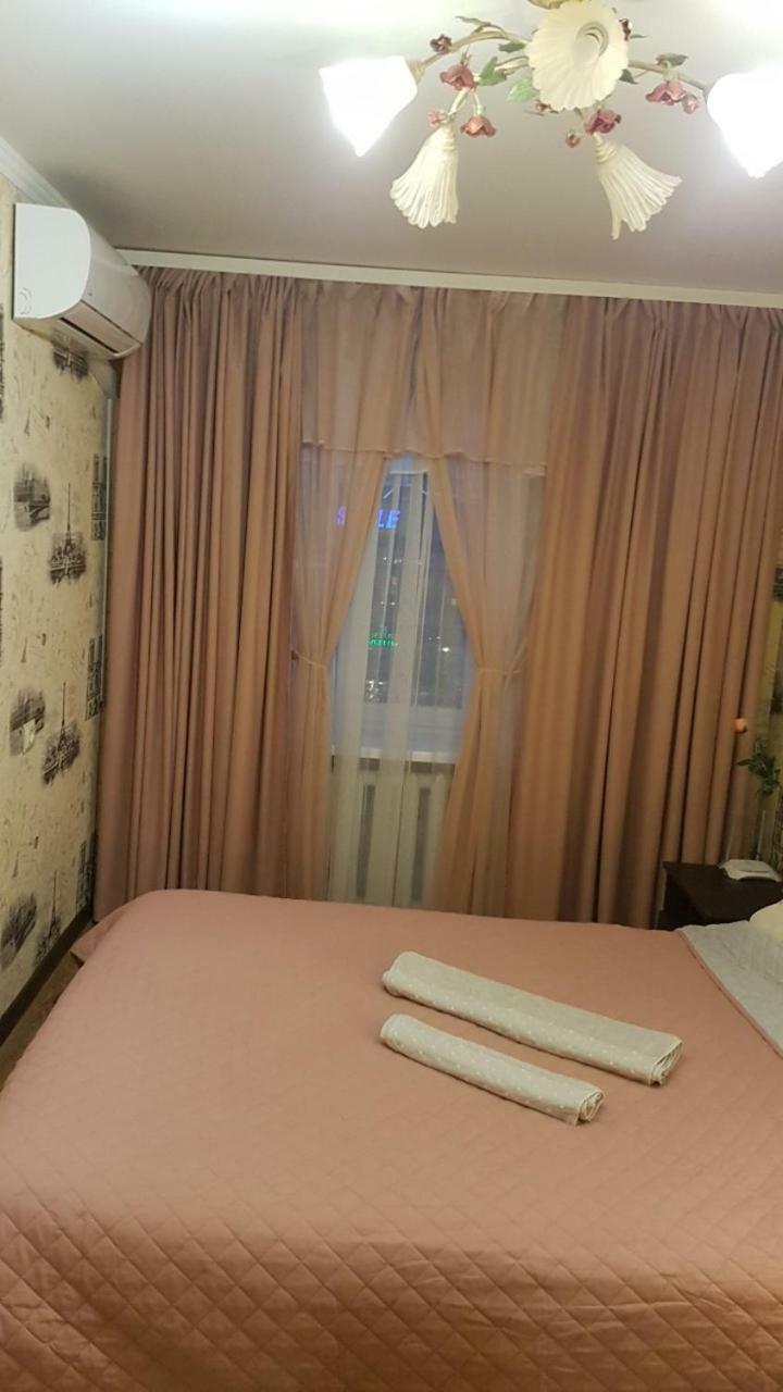 2Х Комнатная С Ремонтом В Центре.Renovated, Center Apartment Khmelʼnytsʼkyy Bagian luar foto